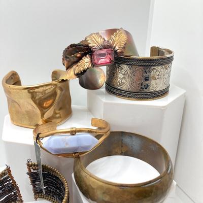 LOT 193: Vintage Bracelet Collection - Cuff, Bangle and Stretch Styles