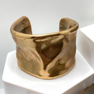 LOT 193: Vintage Bracelet Collection - Cuff, Bangle and Stretch Styles