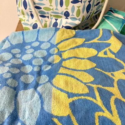 LOT 197: Beach Collection - Tommy Bahama Chair, Pacific Breeze Easy Up Tent, Totes, Towels and More
