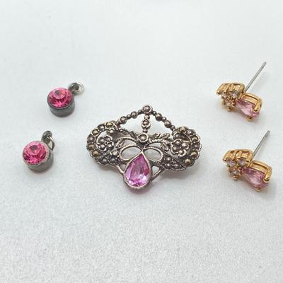 LOT 206: Vintage Jewelry Collection - Earrings, Pendants, Necklace Set and More