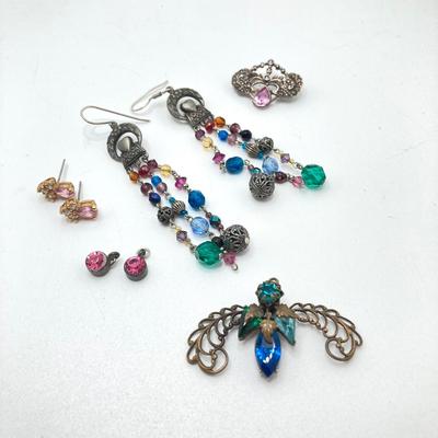 LOT 206: Vintage Jewelry Collection - Earrings, Pendants, Necklace Set and More
