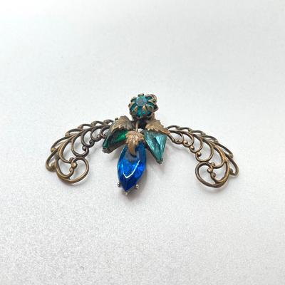 LOT 206: Vintage Jewelry Collection - Earrings, Pendants, Necklace Set and More