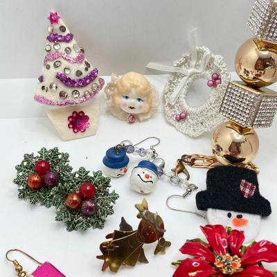LOT 207: Awesome Collection of Christmas / Holiday Jewelry
