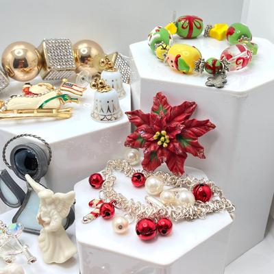 LOT 207: Awesome Collection of Christmas / Holiday Jewelry