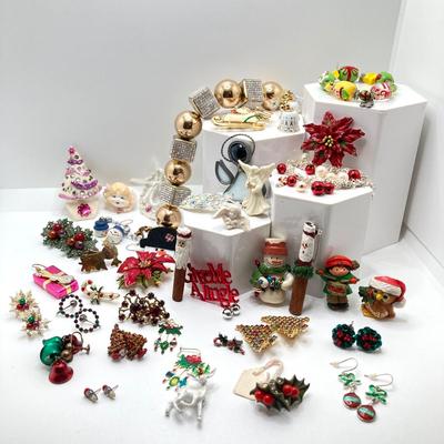 LOT 207: Awesome Collection of Christmas / Holiday Jewelry