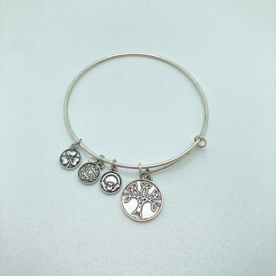 LOT 209: Collection of Vintage Bracelets / Necklaces - Sterling Included