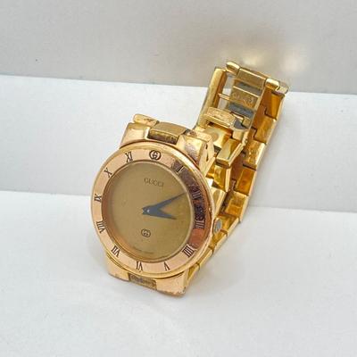 LOT 211: Gucci Swiss Made 3300 L GP 10M Watch