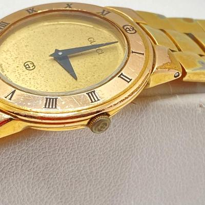 LOT 211: Gucci Swiss Made 3300 L GP 10M Watch