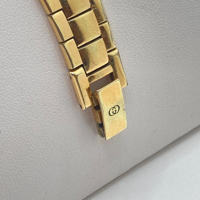 LOT 211: Gucci Swiss Made 3300 L GP 10M Watch