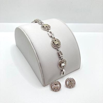LOT 213: Sterling Silver Bracelet and Earrings Set - TW 29.72g
