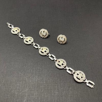 LOT 213: Sterling Silver Bracelet and Earrings Set - TW 29.72g