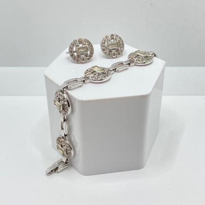 LOT 213: Sterling Silver Bracelet and Earrings Set - TW 29.72g