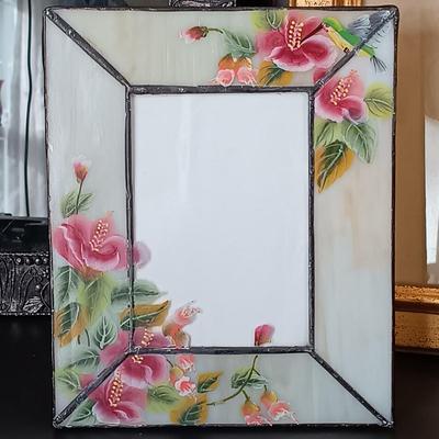 LOT 221: Collection of Picture Frames, Large Apple Candle & Tom Clark Studios 'Holly' Gnome