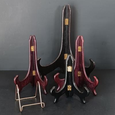 LOT 221: Collection of Picture Frames, Large Apple Candle & Tom Clark Studios 'Holly' Gnome