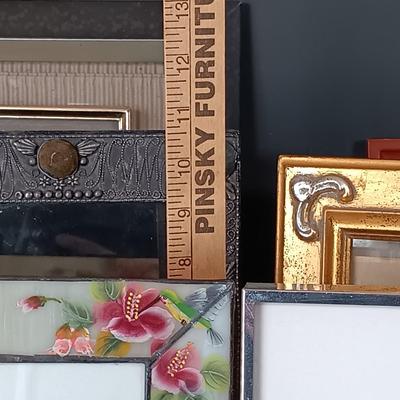 LOT 221: Collection of Picture Frames, Large Apple Candle & Tom Clark Studios 'Holly' Gnome