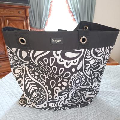 LOT 222: Home Decor Collection - NIP Cuddleduds Throw, Thirty One Tote, Elizabeth Arden Makeup Bag & More