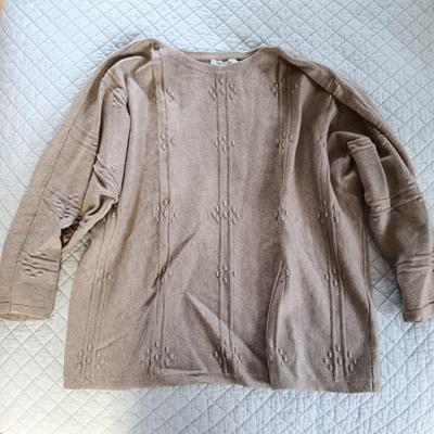 LOT 222: Home Decor Collection - NIP Cuddleduds Throw, Thirty One Tote, Elizabeth Arden Makeup Bag & More