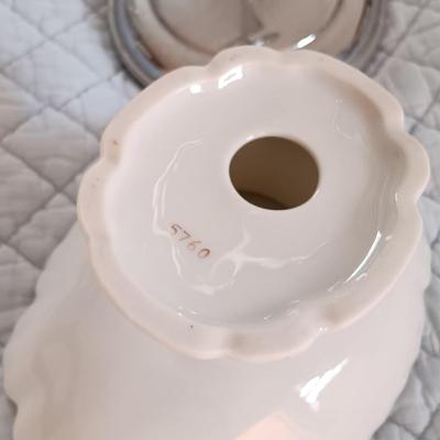 LOT 222: Home Decor Collection - NIP Cuddleduds Throw, Thirty One Tote, Elizabeth Arden Makeup Bag & More