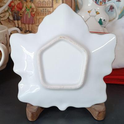 LOT 224: Williams Sonoma Twelve Days of Christmas Mugs, Lefton China Cardinal Basket, Jamestown China Creamer and Sugar Bowl & More