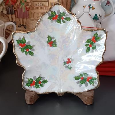 LOT 224: Williams Sonoma Twelve Days of Christmas Mugs, Lefton China Cardinal Basket, Jamestown China Creamer and Sugar Bowl & More