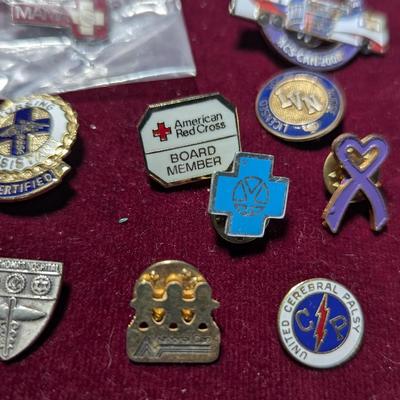 Assortment Of Medical Pins - St. Thomas Hospital Pin 4 grams #1