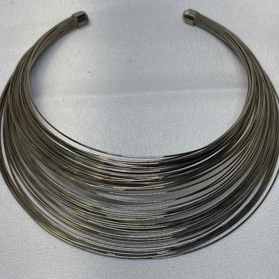 Multi-strand metal wire choker