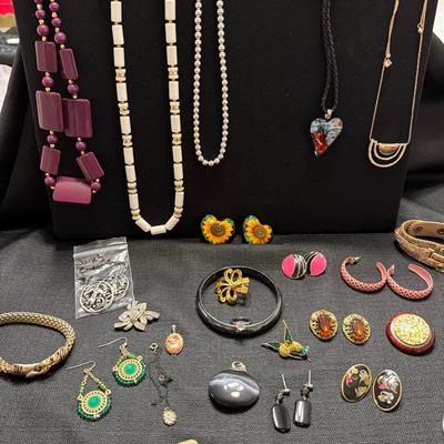 Sale Photo Thumbnail #138: Sara coventry, Italy 925, Vintage Jewelry 
earrings, pins, Necklaces.