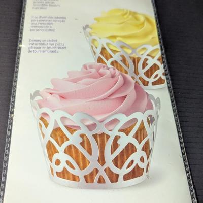 Happy Birthday Medal & Cupcake Wraps