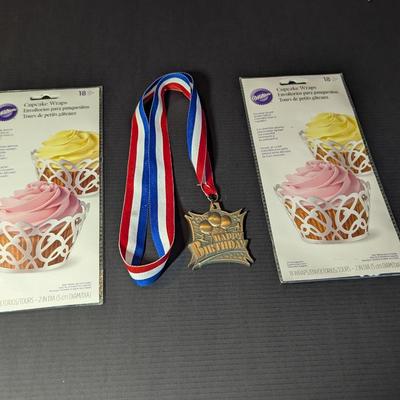 Happy Birthday Medal & Cupcake Wraps