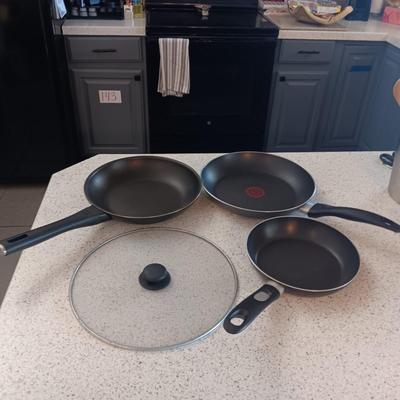 3 TEFLON SKILLETS AND A SPLATTER SCREEN