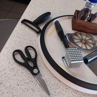 16" LAZY SUSAN, SALT AND PEPPER SHAKERS AND A VARIETY OF KITCHEN UTENSILS