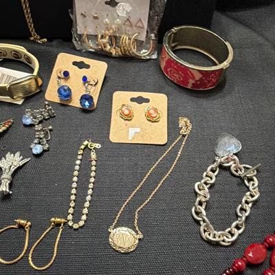 Sale Photo Thumbnail #155: Lia Sophia, Avon, Broaches, Necklaces Earrings, Bracelets and more.