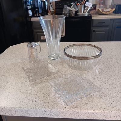 LARGE GLASS VASE, SERVING BOWL, SUGAR CONTAINER AND 2 OLD CUT GLASS PLATES