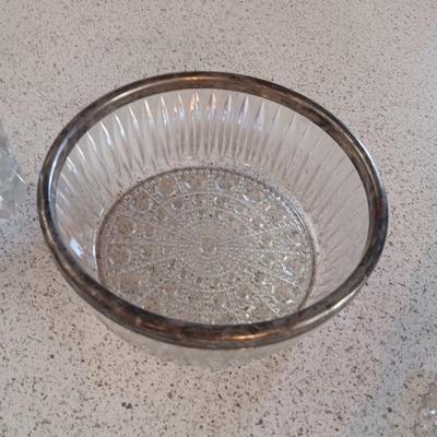 LARGE GLASS VASE, SERVING BOWL, SUGAR CONTAINER AND 2 OLD CUT GLASS PLATES