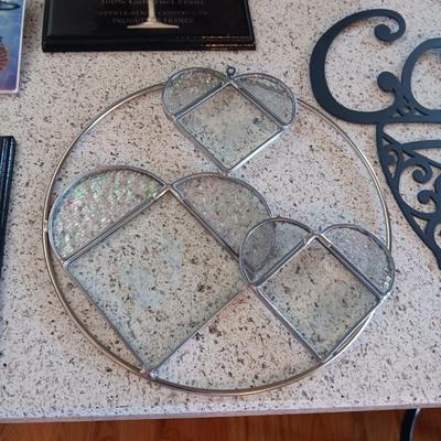 VARIOUS DECORATIVE WALL HANGINGS, APPLE CANDLES, COASTERS AND FAUX FLOWER