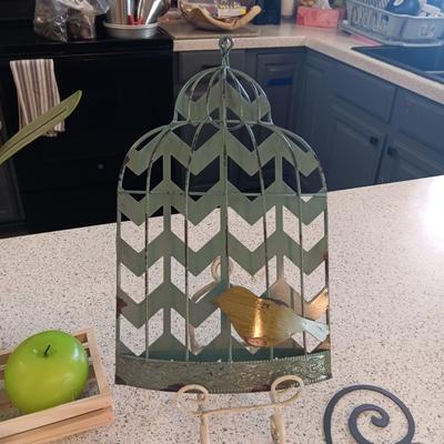 VARIOUS DECORATIVE WALL HANGINGS, APPLE CANDLES, COASTERS AND FAUX FLOWER