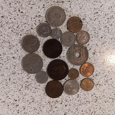 A COLLECTION OF FOREIGN COINS