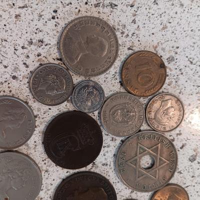 A COLLECTION OF FOREIGN COINS