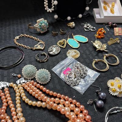 Sale Photo Thumbnail #159: Clip Earrings, Pierced earrings,Humming Bird Pin, Broaches, Vintage jewelry. Necklaces, Bracelets and more.