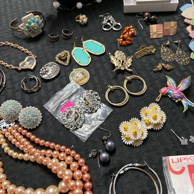 Sale Photo Thumbnail #163: Clip Earrings, Pierced earrings,Humming Bird Pin, Broaches, Vintage jewelry. Necklaces, Bracelets and more.