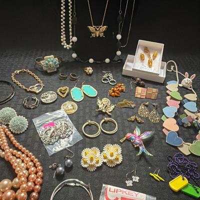 Sale Photo Thumbnail #158: Clip Earrings, Pierced earrings,Humming Bird Pin, Broaches, Vintage jewelry. Necklaces, Bracelets and more.