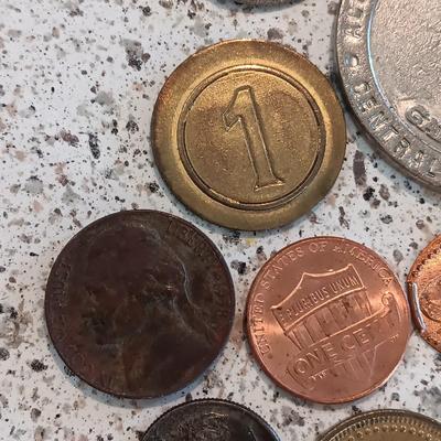 TOKENS, US COINS AND CASINO $1 CHIP