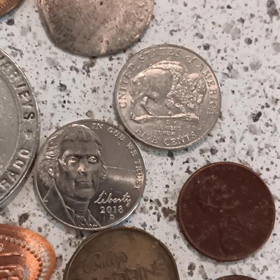 TOKENS, US COINS AND CASINO $1 CHIP