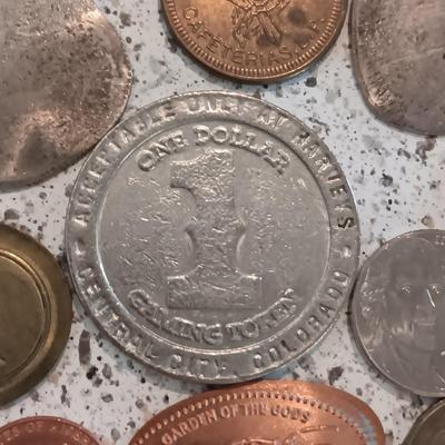 TOKENS, US COINS AND CASINO $1 CHIP