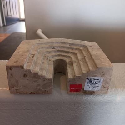 2 NATIVE AMERICAN THEMED TILE WALL HANGINGS, GLASS VASE, MARBLE BOOKEND AND WALL HUNG BIRDS