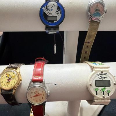 Sale Photo Thumbnail #171: Mickey, Cinderella, Betty Boop, Minnie, Casper, Hawaii