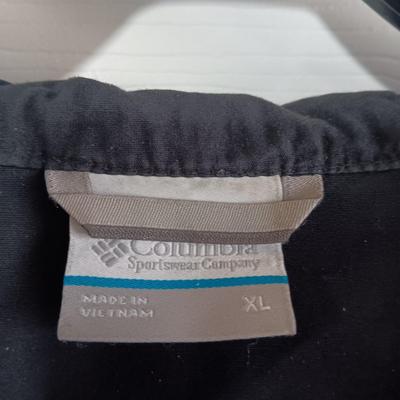 LADIES COLUMBIA JACKET WITH A HOOD SIZE XL