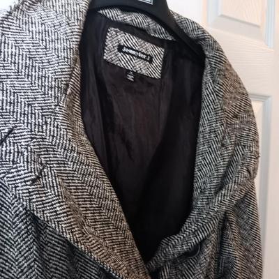 LADIES JENNIFER J JACKET WITH SATIN LINING AND WIDE COLLAR SIZE 3X