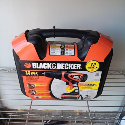 NEW BLACK & DECKER 12 VOLT CORDLESS DRILL