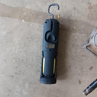 6 TON HYDRAULIC BOTTLE JACK, BRAUN MULTI POSITION MAGNETIC FLASHLIGHT